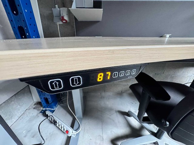 Bureaus en kasten (15x) - afbeelding 15 van  26