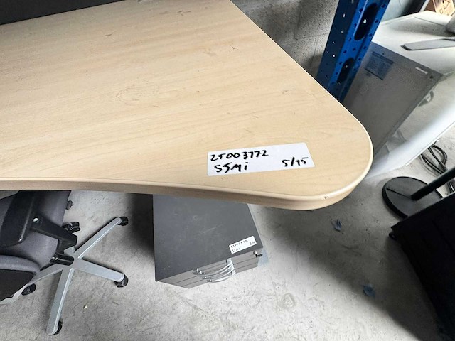 Bureaus en kasten (15x) - afbeelding 18 van  26