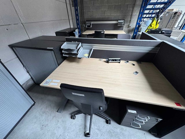 Bureaus en kasten (15x) - afbeelding 12 van  26