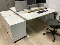 Bureaus, kasten en vergaderset - afbeelding 18 van  20