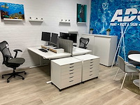 Bureaus, kasten en vergaderset - afbeelding 16 van  20