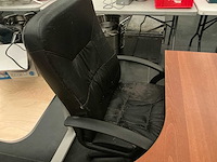 Bureaus met stoelen en kasten - afbeelding 7 van  8