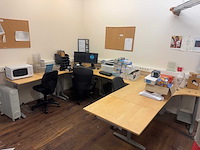 Bureaus met stoelen - afbeelding 1 van  4