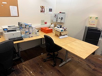 Bureaus met stoelen - afbeelding 4 van  4