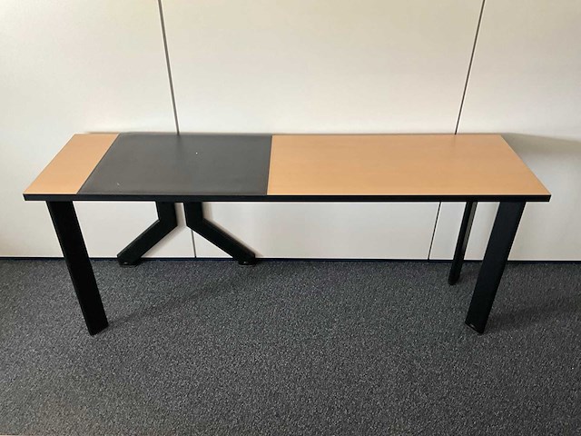 Bureaus, tafels en stoelen - afbeelding 4 van  12