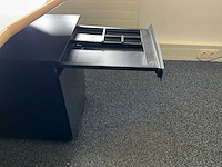 Bureaus, tafels en stoelen - afbeelding 10 van  12