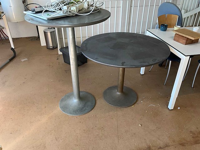 Bureau's, tafels en stoelen - afbeelding 3 van  4