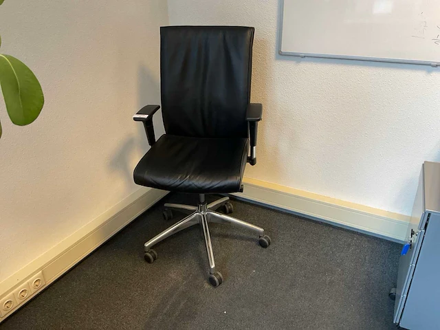 Bureaustoel met lederen bekleding - afbeelding 1 van  4