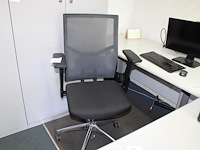 Bureaustoel op hoogte verstelbaar, max. 116 cm hoog.