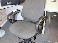 Bureaustoel op hoogte verstelbaar, max. hoogte 105 cm. - afbeelding 2 van  2