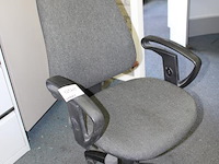 Bureaustoel op hoogte verstelbaar, max. hoogte 105 cm. - afbeelding 2 van  2