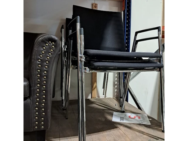 Bureaustoelen, vergaderstoelen en treinbank - afbeelding 2 van  10