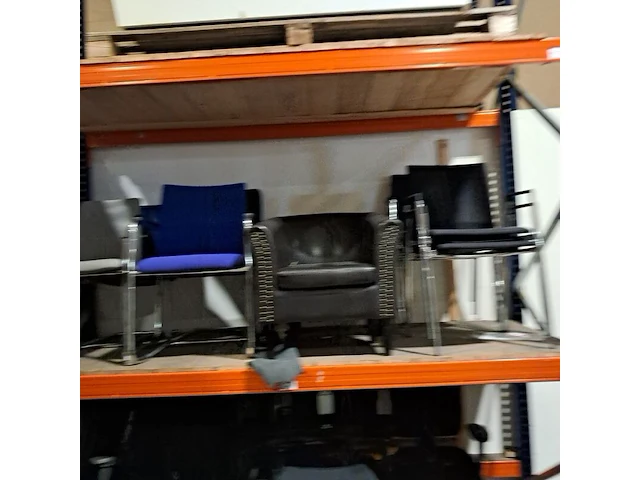 Bureaustoelen, vergaderstoelen en treinbank - afbeelding 6 van  10