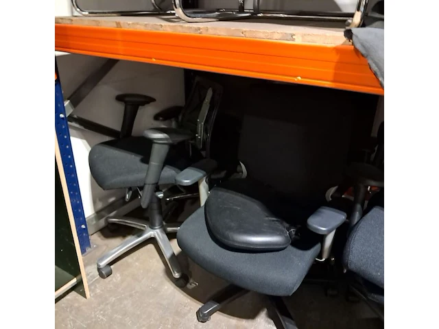 Bureaustoelen, vergaderstoelen en treinbank - afbeelding 10 van  10