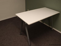 Bureautafel - 120x60x72cm