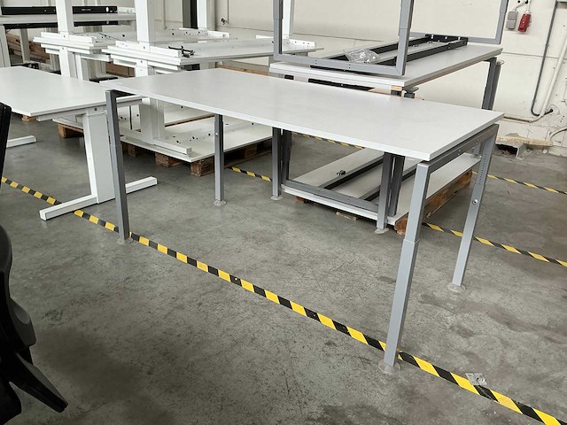 Bureautafel (4x) - afbeelding 1 van  7