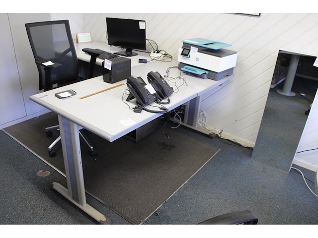 Bureautafel. afmeting 165 x 65 x 75 cm. - afbeelding 1 van  2