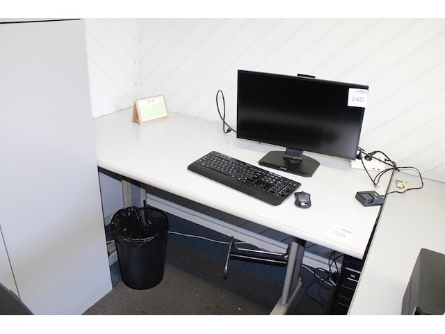 Bureautafel. afmeting160 x 80 x 75 cm. - afbeelding 1 van  2