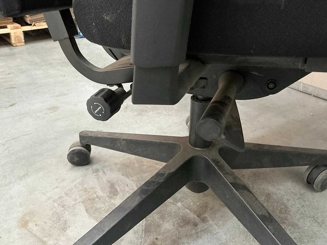 Bureautafel en stoel - afbeelding 2 van  8