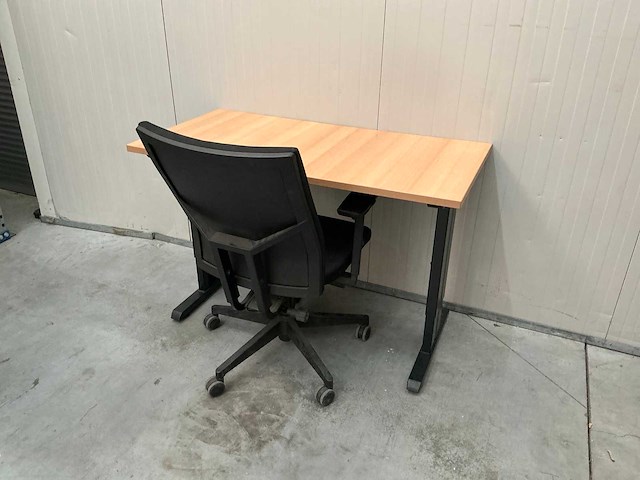 Bureautafel en stoel - afbeelding 1 van  8