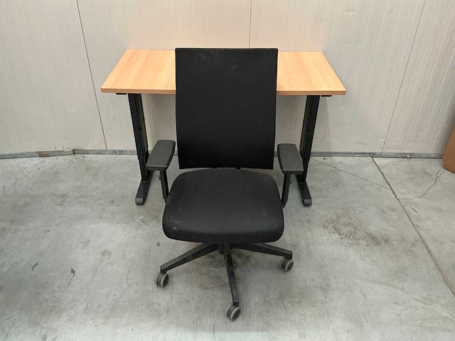 Bureautafel en stoel - afbeelding 7 van  8