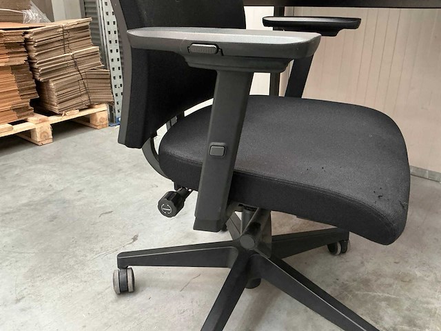 Bureautafel en stoel - afbeelding 9 van  18
