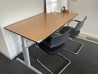 Bureautafel met 2 stoelen - afbeelding 2 van  4