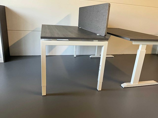Bureautafel met akoestisch scherm - afbeelding 3 van  8