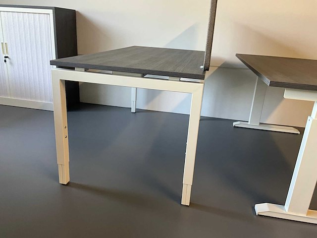 Bureautafel met akoestisch scherm - afbeelding 5 van  8