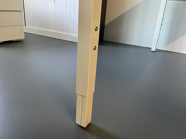 Bureautafel met akoestisch scherm - afbeelding 7 van  8