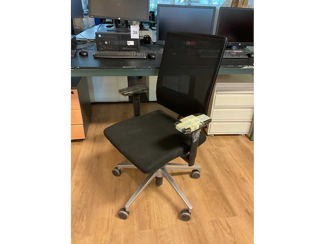 Bureautafel met bureaustoel en ladeblokken - afbeelding 3 van  5