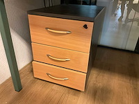 Bureautafel met bureaustoel en ladeblokken - afbeelding 4 van  5