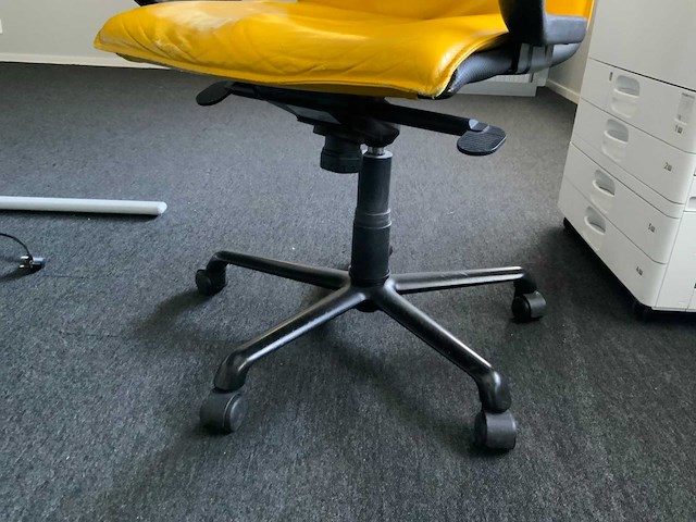 Bureautafel met bureaustoel - afbeelding 4 van  12