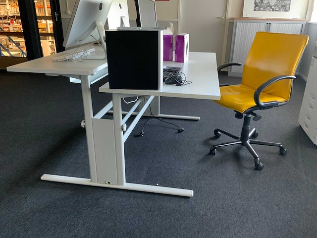 Bureautafel met bureaustoel - afbeelding 5 van  12