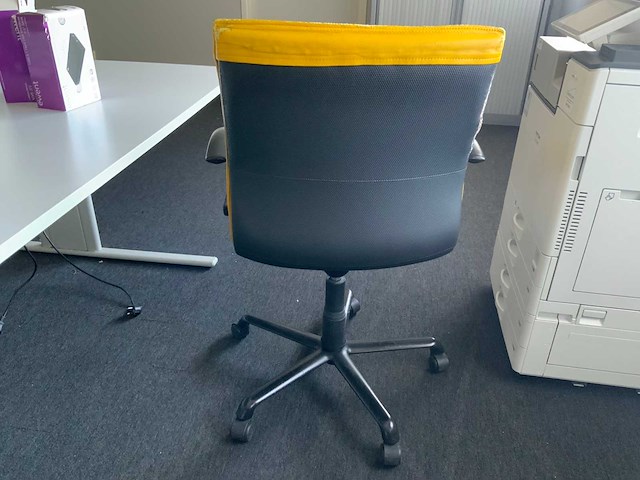 Bureautafel met bureaustoel - afbeelding 2 van  5