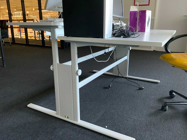 Bureautafel met bureaustoel - afbeelding 5 van  5
