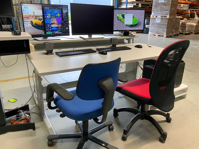 Bureautafel met bureaustoelen (3x) - afbeelding 9 van  16