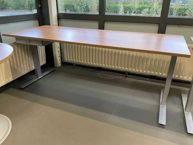 Bureautafel met ronde tafel - afbeelding 3 van  8