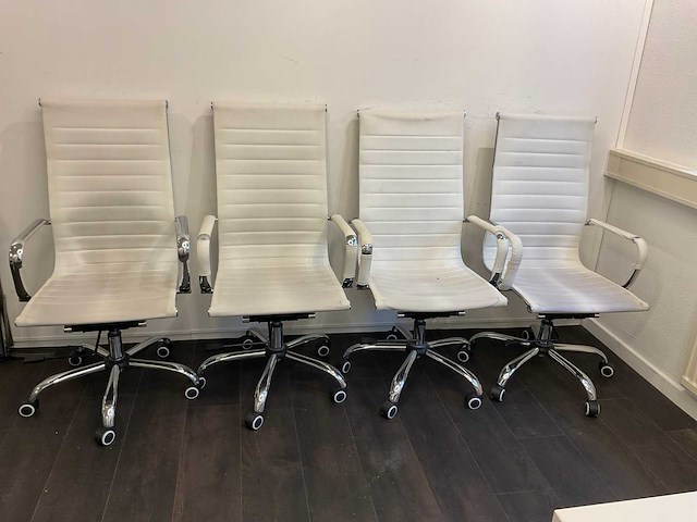 Bureautafel met stoel (4x) - afbeelding 3 van  5
