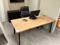 Bureautafel met stoel en dressoir - afbeelding 2 van  5