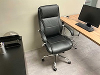 Bureautafel met stoel en dressoir - afbeelding 4 van  5