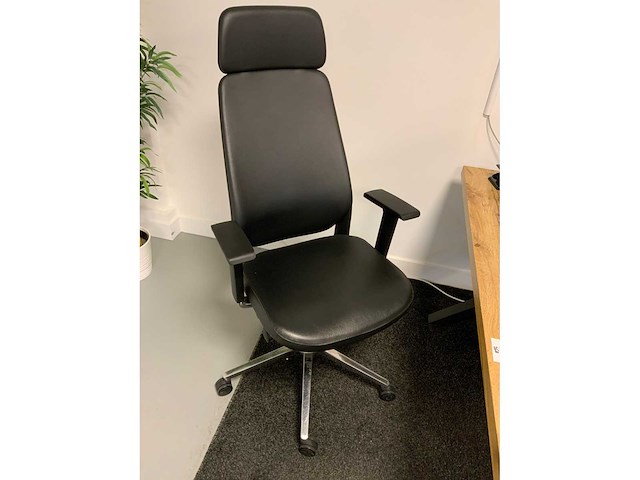 Bureautafel met stoel - afbeelding 4 van  4