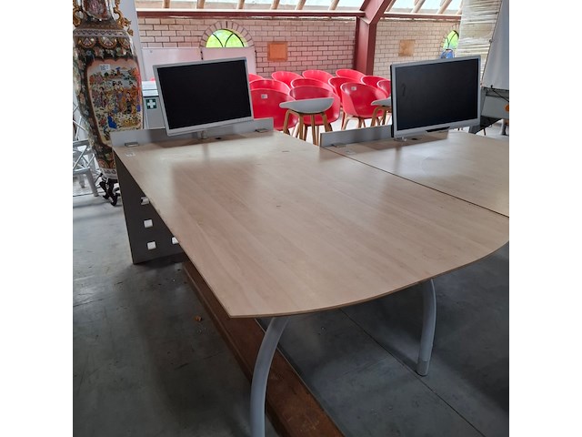 Bureautafel v.v. monitor - afbeelding 1 van  5