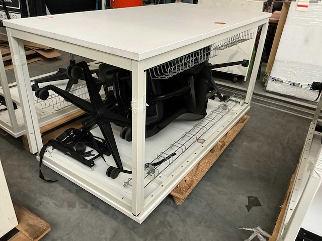 Bureautafel - afbeelding 3 van  6