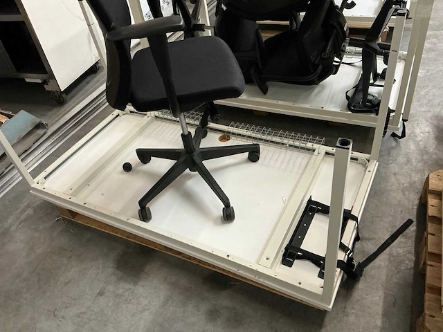 Bureautafel - afbeelding 4 van  6