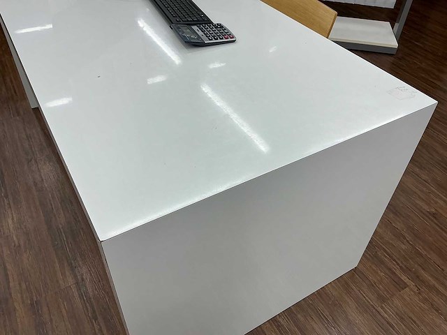 Bureautafel - afbeelding 3 van  3