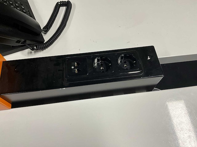 Bureautafel - afbeelding 4 van  10