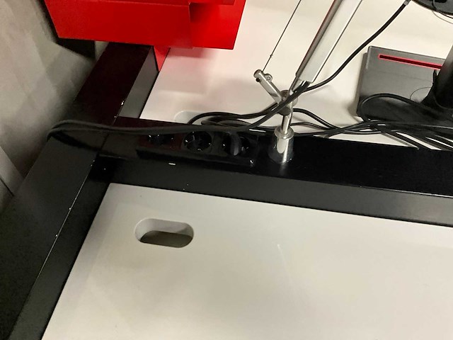 Bureautafel - afbeelding 7 van  10