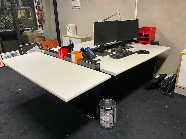 Bureautafel - afbeelding 3 van  10