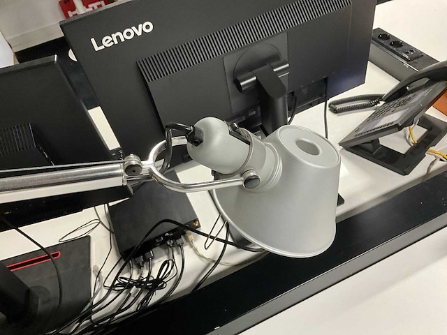 Bureautafel - afbeelding 8 van  10